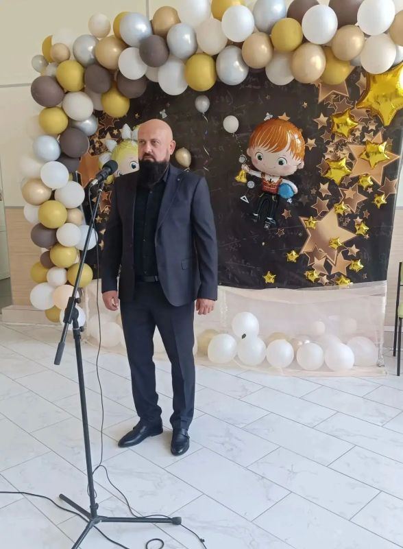 День знаний: торжественные линейки и теплые пожелания День знаний: торжественные линейки и теплые пожелания