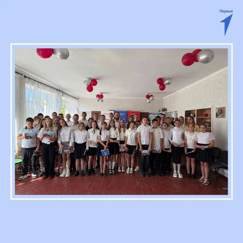 Первый вице-губернатор Херсонской области поздравил учеников Подовской школы с Днем знаний Первый вице-губернатор Херсонской области поздравил учеников Подовской школы с Днем знаний