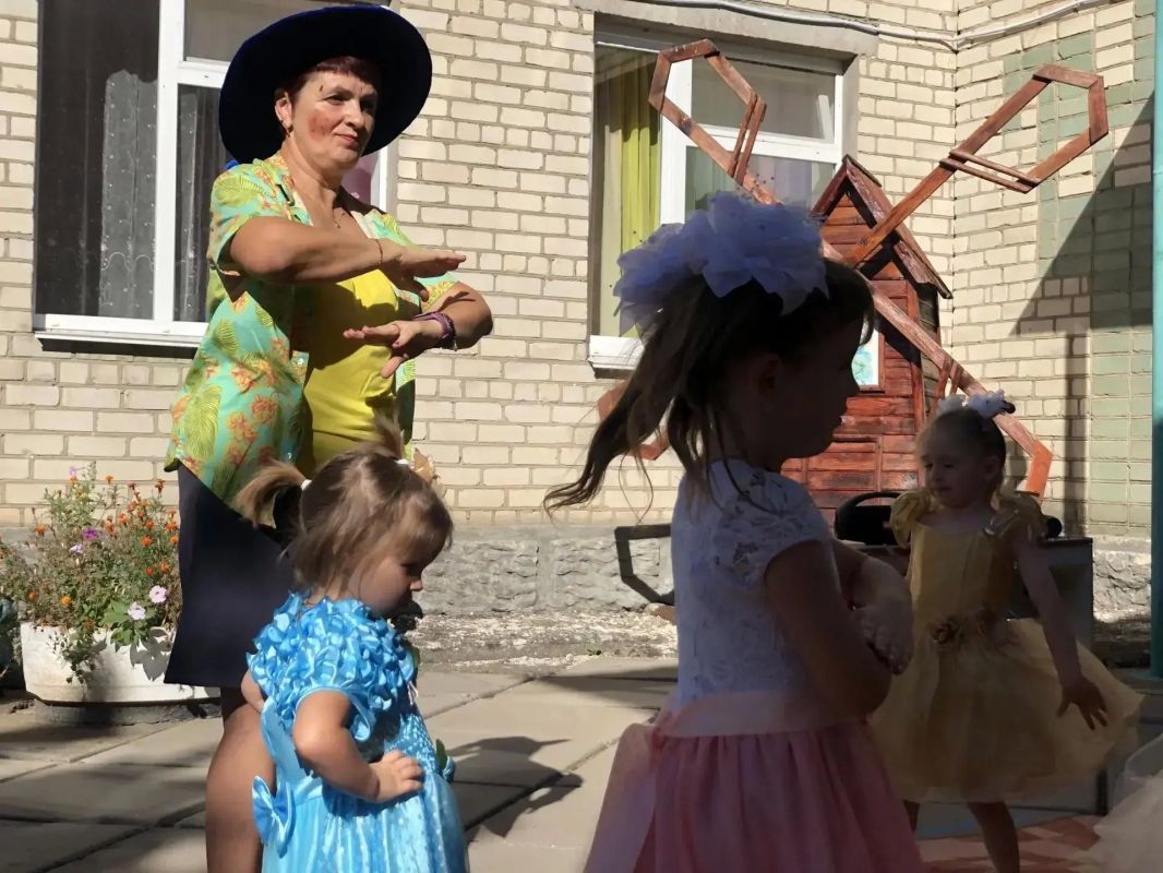 В Ульяновском детском саду День знаний встретили с Незнайкой и Знайкой В Ульяновском детском саду День знаний встретили с Незнайкой и Знайкой