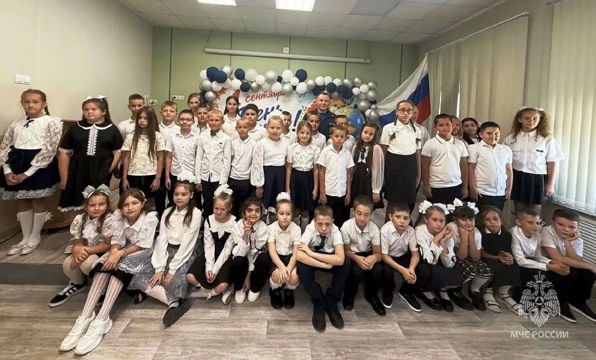 Сегодня, 1 сентября, в День знаний, сотрудники Главного управления МЧС России по Херсонской области стали особенными гостями во многих школах области! Сегодня, 1 сентября, в День знаний, сотрудники Главного управления МЧС России по Херсонской области стали особенными гостями во многих школах области!