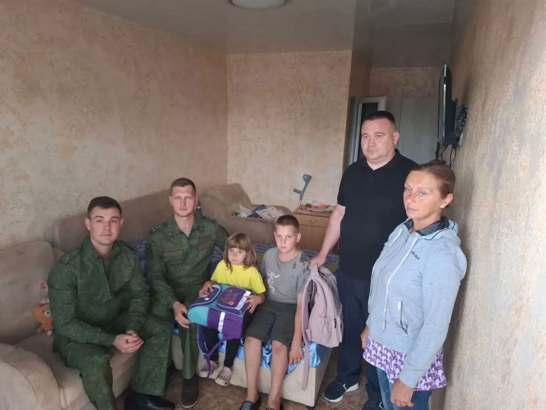 В Голопристанском округе прошла акция "Собери ребенка в школу" В Голопристанском округе прошла акция "Собери ребенка в школу"
