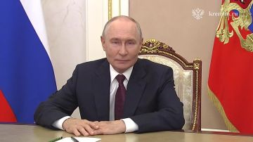 Президент России поздравил школьников, студентов, педагогов и родителей с Днем знаний