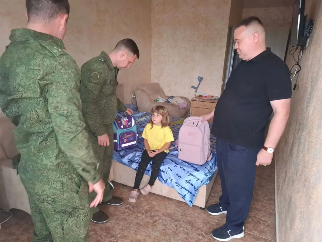 В Голопристанском округе прошла акция "Собери ребенка в школу" В Голопристанском округе прошла акция "Собери ребенка в школу"