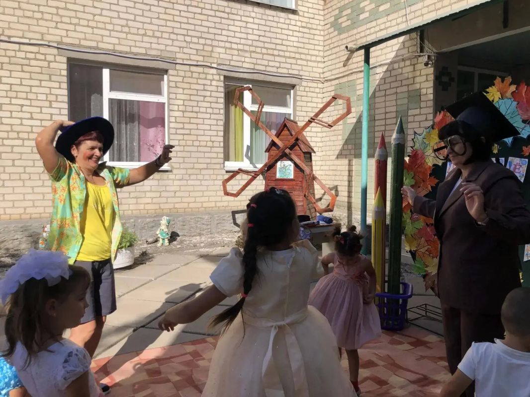 В Ульяновском детском саду День знаний встретили с Незнайкой и Знайкой В Ульяновском детском саду День знаний встретили с Незнайкой и Знайкой