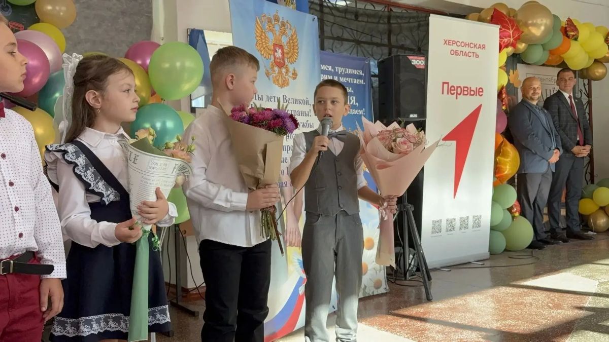 От Комитета СФ по науке, образованию и культуре поздравили детей Херсонской области с Днём знаний и передали для Новоалексеевской школы № 2 Генического района магнитно-меловые настенные доски От Комитета СФ по науке, образованию и культуре поздравили детей Херсонской области с Днём знаний и передали для Новоалексеевской школы № 2 Генического района магнитно-меловые настенные доски
