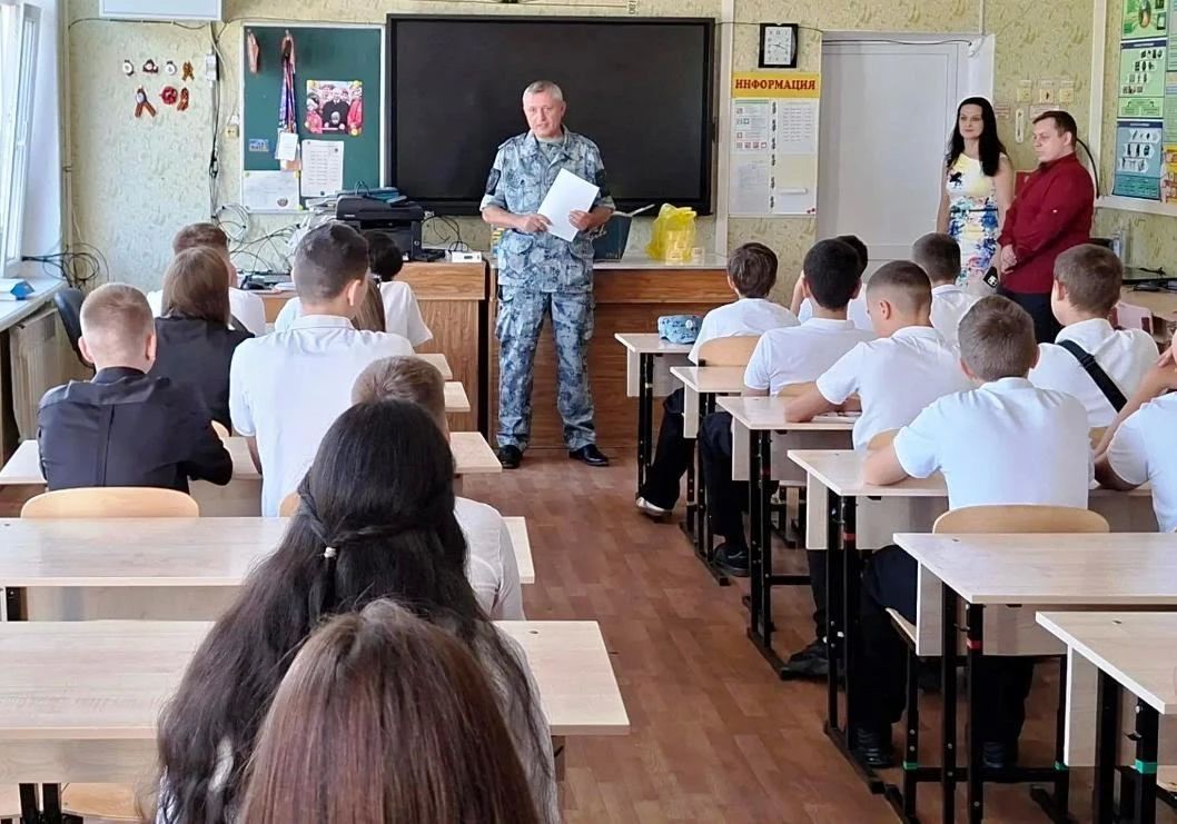 Сотрудники Херсонского ЛО МВД России на транспорте провели профилактические уроки для школьников Сотрудники Херсонского ЛО МВД России на транспорте провели профилактические уроки для школьников
