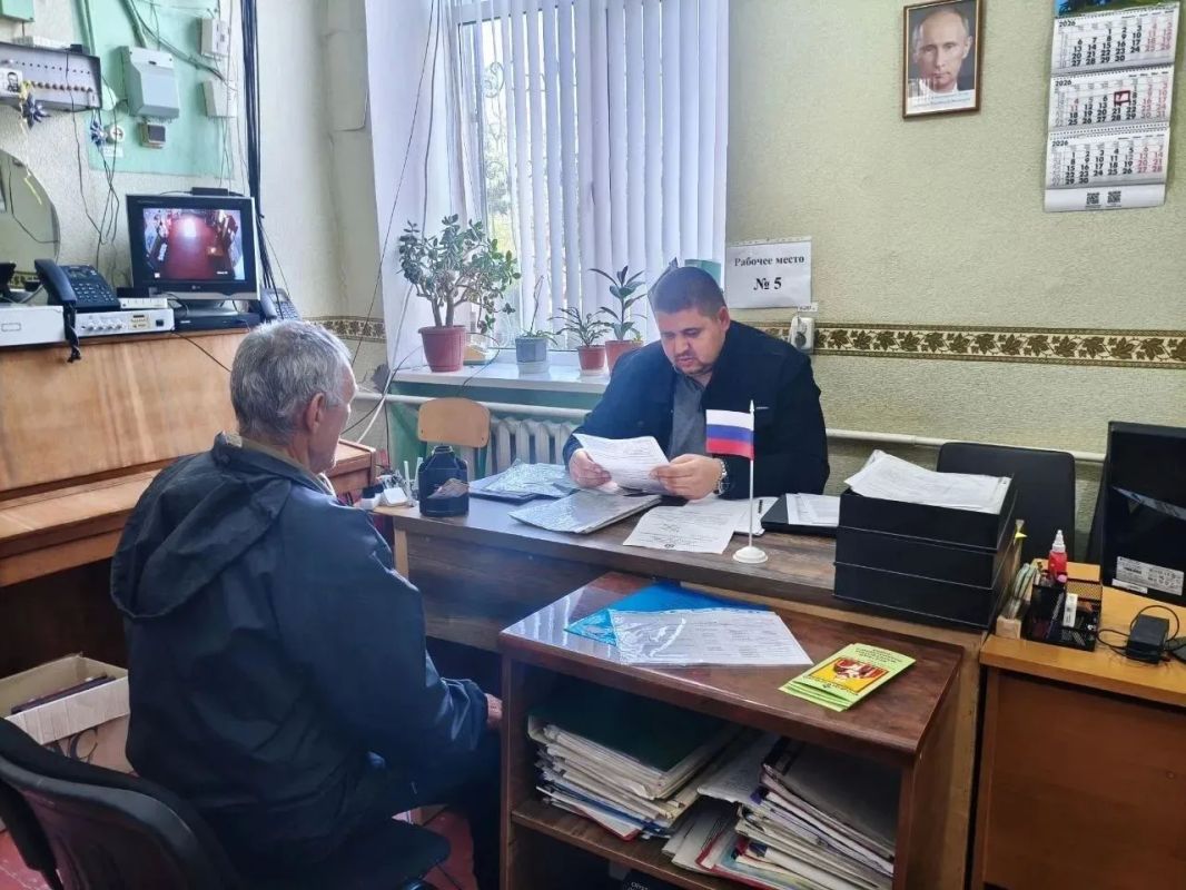 Начальник Чернянского территориального отдела Алексей Старовойтов провёл личный приём граждан Начальник Чернянского территориального отдела Алексей Старовойтов провёл личный приём граждан
