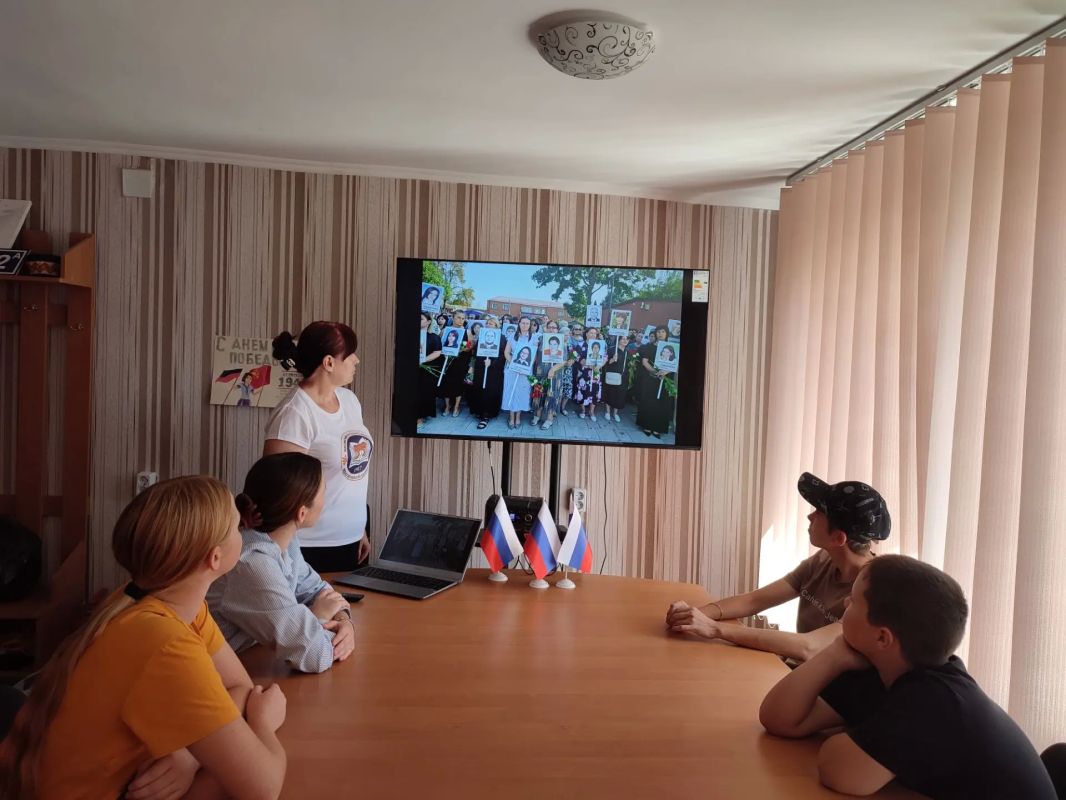 Память о Беслане: урок сострадания и ответственности в селе Долинское В сельском Доме культуры села Долинское состоялось памятное мероприятие, посвящённое трагическим событиям с 1 по 3 сентября в Беслане. Для детей была... Память о Беслане: урок сострадания и ответственности в селе Долинское В сельском Доме культуры села Долинское состоялось памятное мероприятие, посвящённое трагическим событиям с 1 по 3 сентября в Беслане. Для детей была...