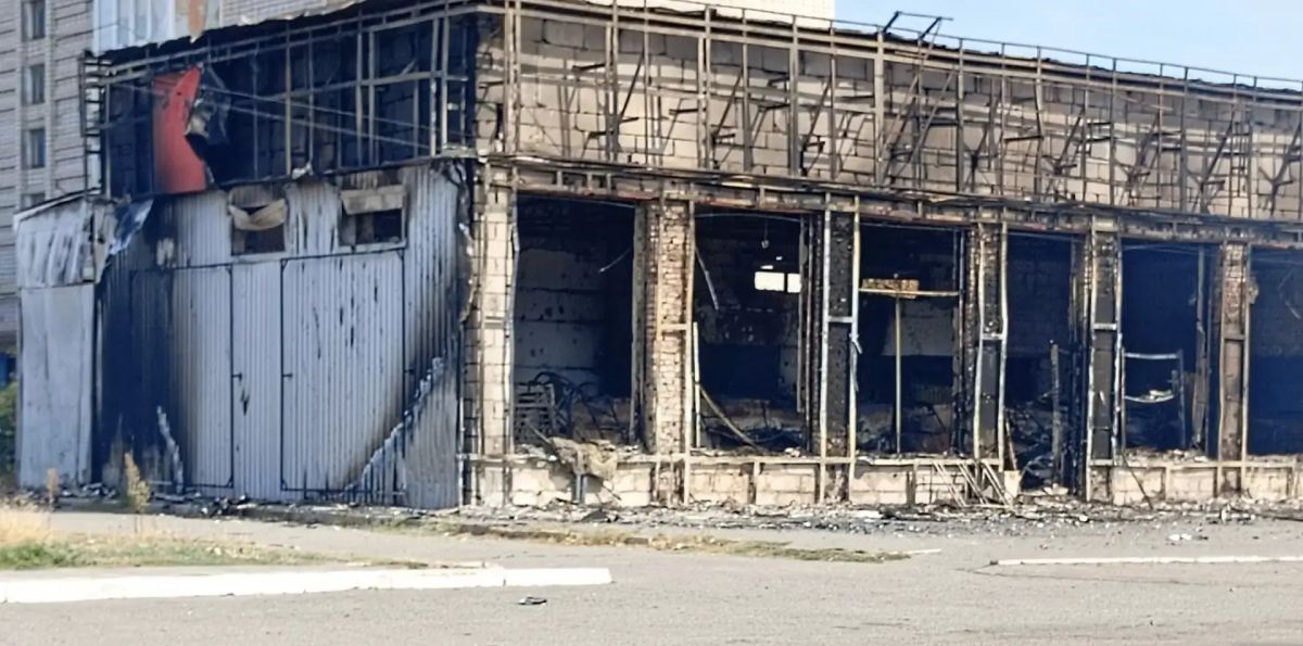 Павел Филипчук: В Каховке в результате обстрела со стороны украинских националистов полностью сгорел строительный магазин Павел Филипчук: В Каховке в результате обстрела со стороны украинских националистов полностью сгорел строительный магазин