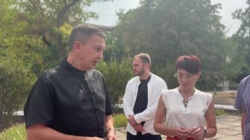 В Новокаховском округе прошла церемония возложения цветов, приуроченная ко Дню Победы над милитаристской Японией и окончания Второй мировой войны