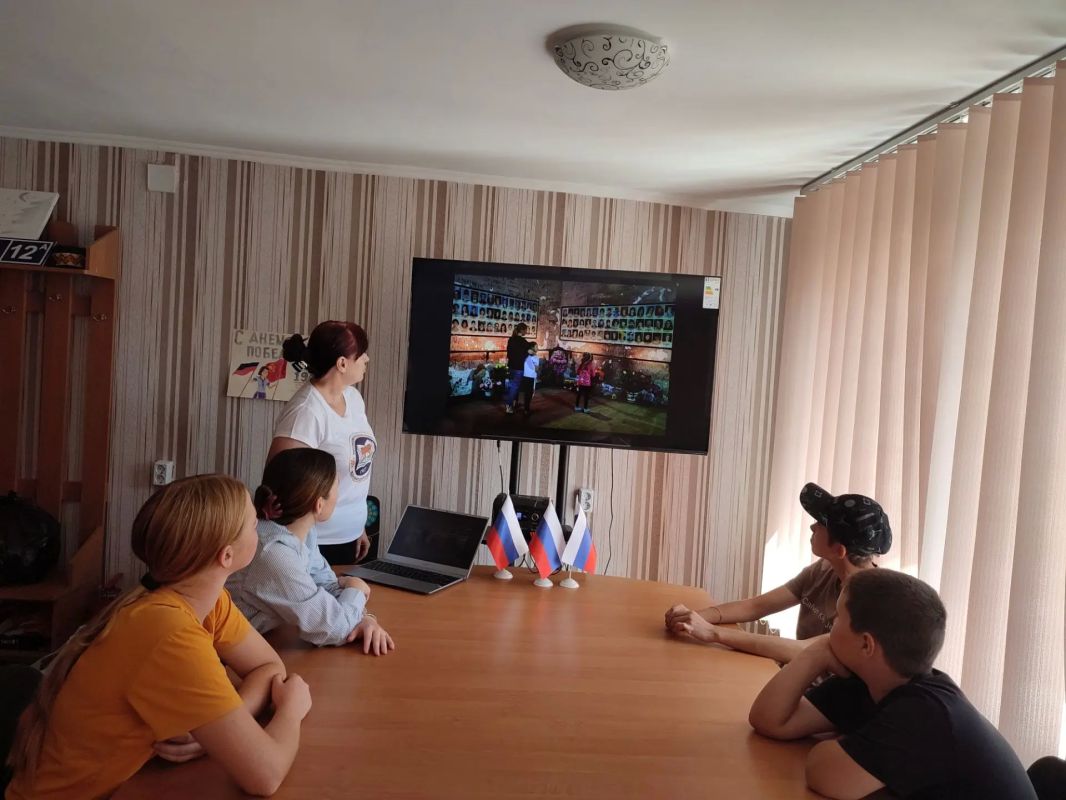 Память о Беслане: урок сострадания и ответственности в селе Долинское В сельском Доме культуры села Долинское состоялось памятное мероприятие, посвящённое трагическим событиям с 1 по 3 сентября в Беслане. Для детей была... Память о Беслане: урок сострадания и ответственности в селе Долинское В сельском Доме культуры села Долинское состоялось памятное мероприятие, посвящённое трагическим событиям с 1 по 3 сентября в Беслане. Для детей была...