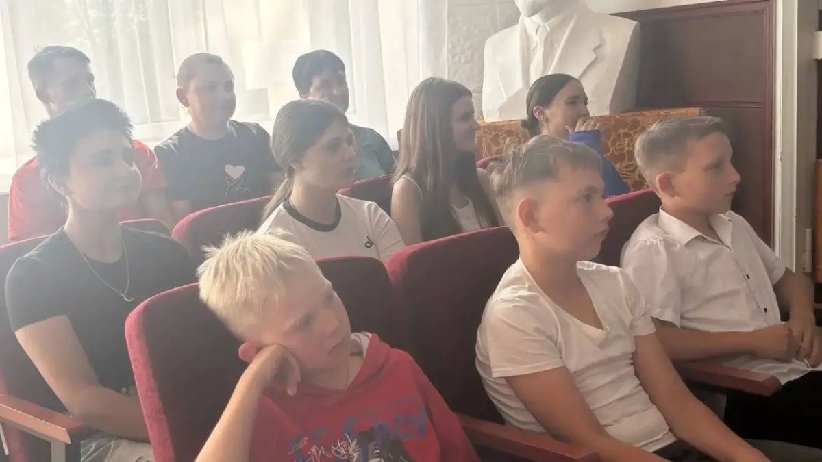 «Мир без террора»: в Павловском СДК прошёл час памяти, посвящённый жертвам Беслана «Мир без террора»: в Павловском СДК прошёл час памяти, посвящённый жертвам Беслана