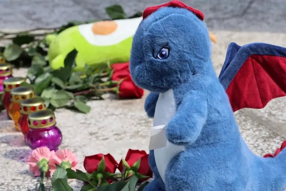 В День солидарности в борьбе с терроризмом, вместе с главой Генического округа Херсонской области Юлией Семякиной, заместителем Председателя Правительства Сергеем Николаевичем Черевко и заместителем губернатора Херсонской... В День солидарности в борьбе с терроризмом, вместе с главой Генического округа Херсонской области Юлией Семякиной, заместителем Председателя Правительства Сергеем Николаевичем Черевко и заместителем губернатора Херсонской...