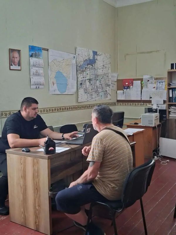 Начальник Чернянского территориального отдела Алексей Старовойтов провёл личный приём граждан Начальник Чернянского территориального отдела Алексей Старовойтов провёл личный приём граждан