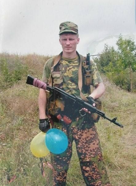 3 сентября 2004 года, во время спасения заложников в школе №1 города Беслан погибли 10 сотрудников ЦСН ФСБ России 3 сентября 2004 года, во время спасения заложников в школе №1 города Беслан погибли 10 сотрудников ЦСН ФСБ России