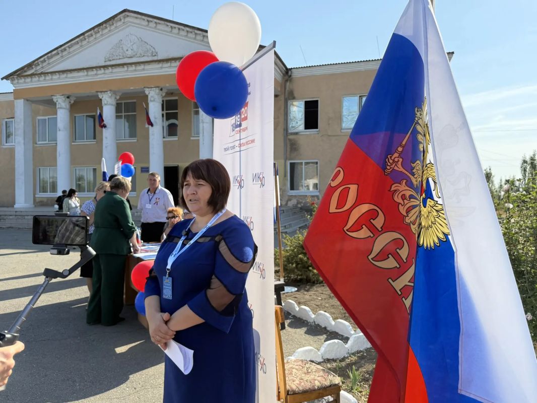 В Азовском началось досрочное голосование В Азовском началось досрочное голосование