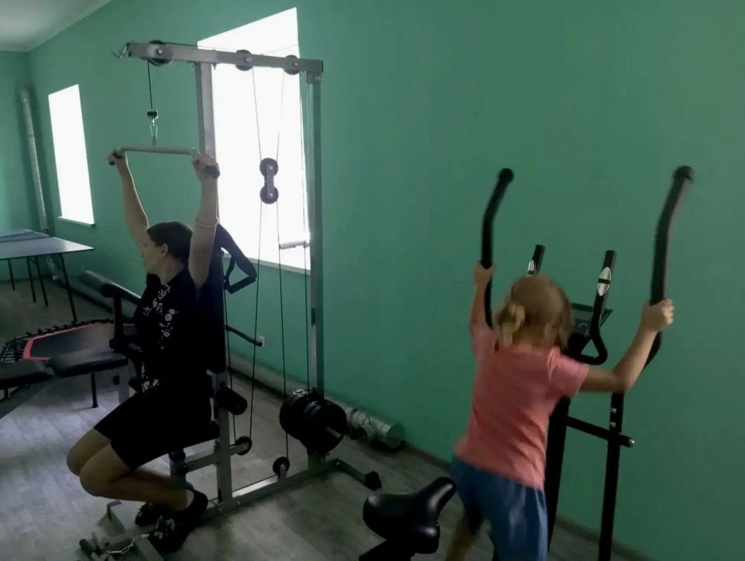 Павел Филипчук: Спорт, который объединяет. Недавно рассказывал об открытии спортивного зала в селе Красный Перекоп, созданного в рамках проекта «Доступный спорт» Павел Филипчук: Спорт, который объединяет. Недавно рассказывал об открытии спортивного зала в селе Красный Перекоп, созданного в рамках проекта «Доступный спорт»