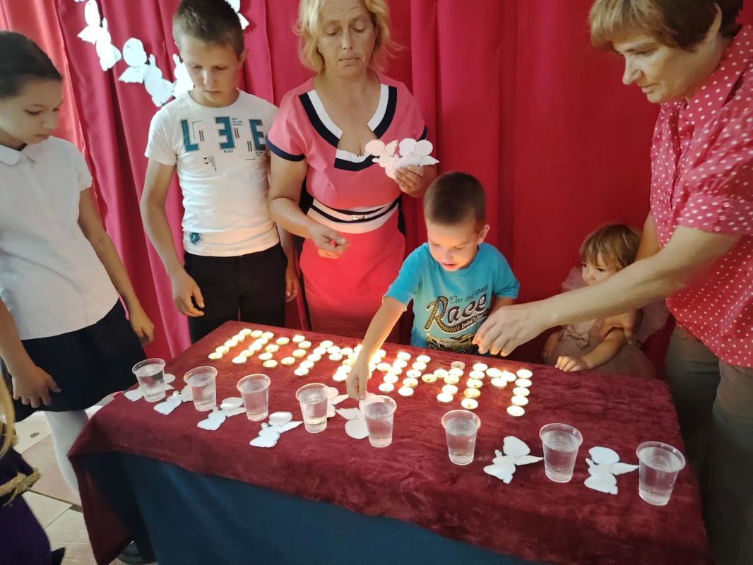 Памятная акция «Капля жизни» в Раздольненском сельском клубе Памятная акция «Капля жизни» в Раздольненском сельском клубе