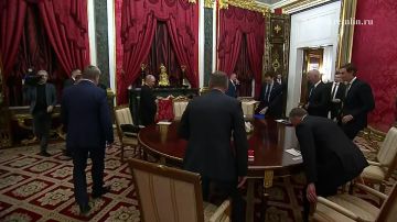 Президент России Владимир Путин проводит встречу в Москве со спецпредставителем Президента США Стивом Уиткоффом и Джаредом Кушнером
