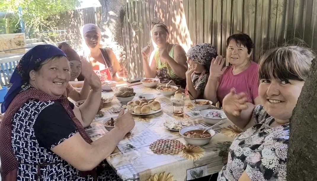 Команда «Зажарка» из села Волынского приготовила настоящий деревенский борщ! Команда «Зажарка» из села Волынского приготовила настоящий деревенский борщ!