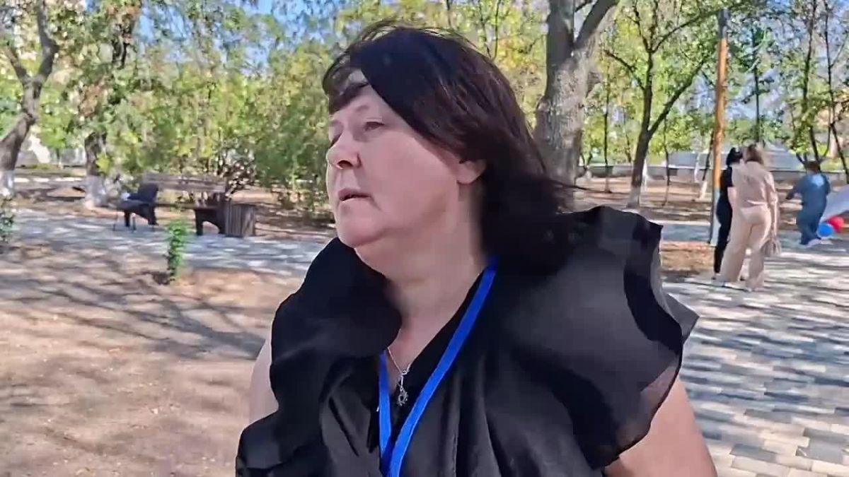 «Сделать процесс доступным, прозрачным и безопасным для каждого»: в Нижнесерогозском округе проходит второй день досрочного голосования