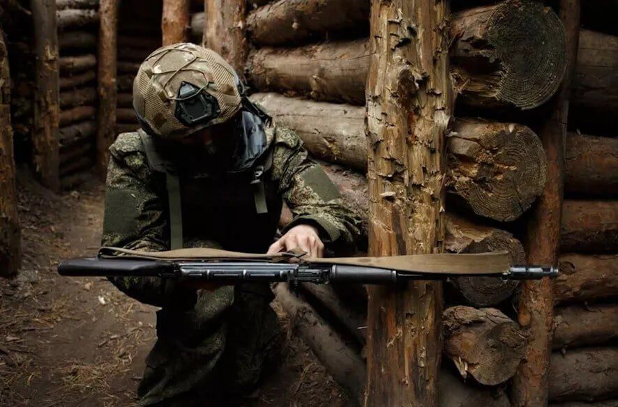 Подразделения группировки войск «Днепр» нанесли поражение живой силе и технике двух ОМБр, ГШБр, штурмового полка ВСУ и БрМП в районах н.п. Камышеваха, Малокатериновка, Антоновка, Димитрово, Григоровка, Новояковлевка и Орехов...