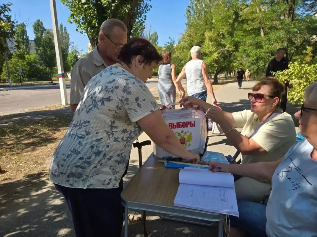 Жители Нижнесерогозского муниципального округа приходят голосовать на выборах депутатов Государственной Думы, чтобы округ процветал, а регион становился лучше Жители Нижнесерогозского муниципального округа приходят голосовать на выборах депутатов Государственной Думы, чтобы округ процветал, а регион становился лучше