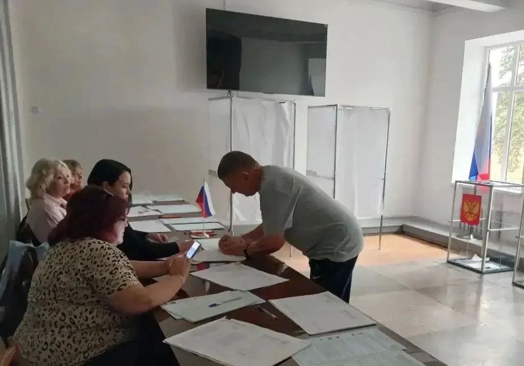 Жители Чаплинского округа участвуют в досрочном голосовании Жители Чаплинского округа участвуют в досрочном голосовании