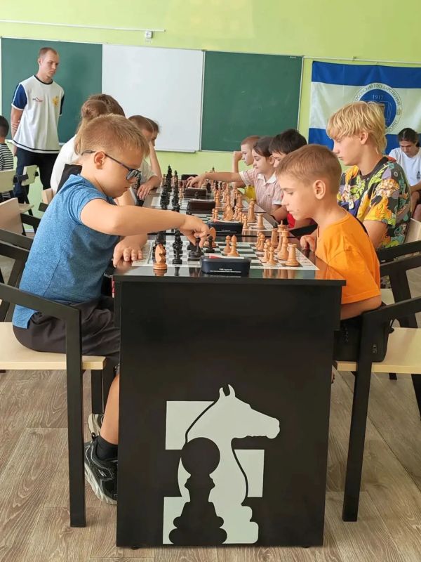 Завершился турнир по быстрым шахматам среди школьников 6–16 лет Завершился турнир по быстрым шахматам среди школьников 6–16 лет