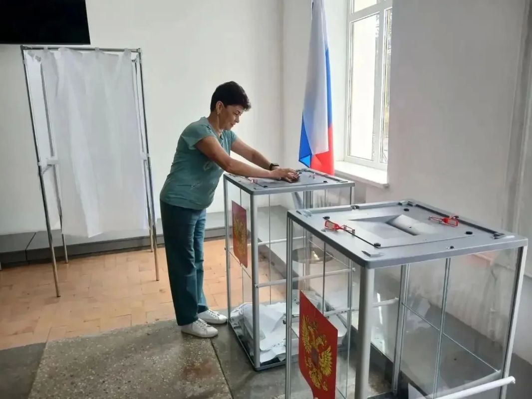 «Всё организовано отлично»: наблюдатель из Аскании-Нова рассказала о ходе досрочного голосования «Всё организовано отлично»: наблюдатель из Аскании-Нова рассказала о ходе досрочного голосования