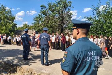 Безопасность — в надёжных руках: в Новотроицкой Школе № 2 прошло инструктивное занятие от МЧС России