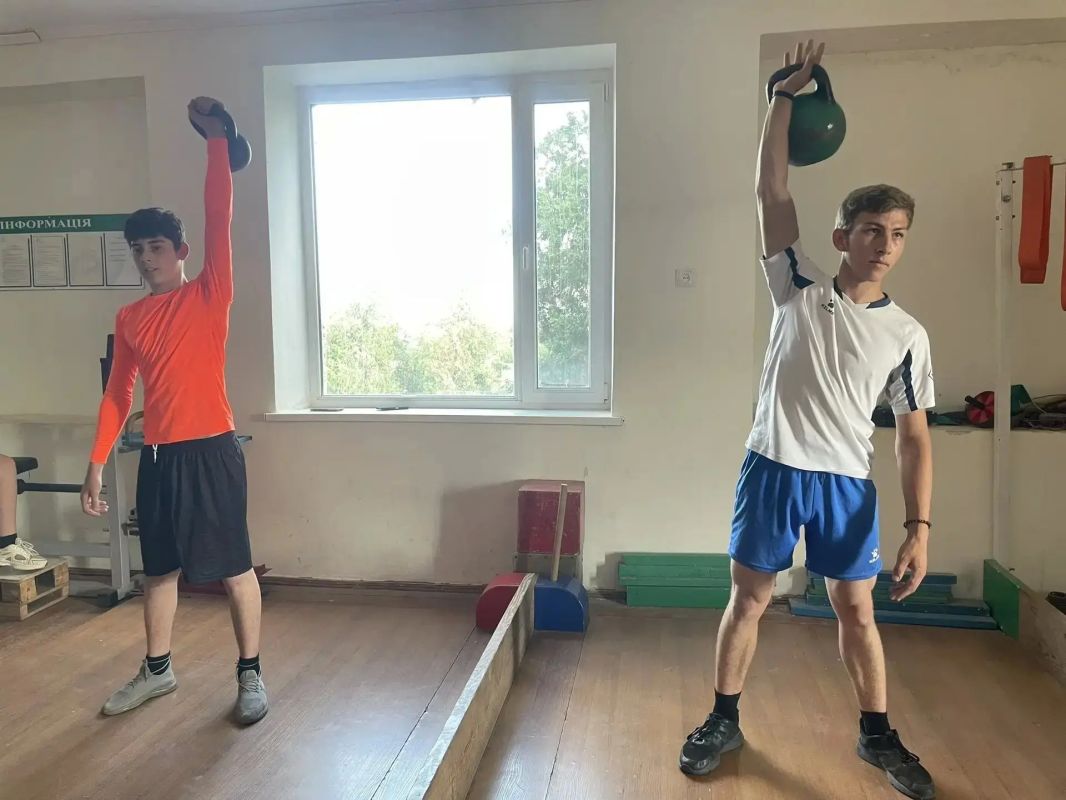 Юные гиревики «Скифа» разыграли награды в Нижних Торгаях Юные гиревики «Скифа» разыграли награды в Нижних Торгаях