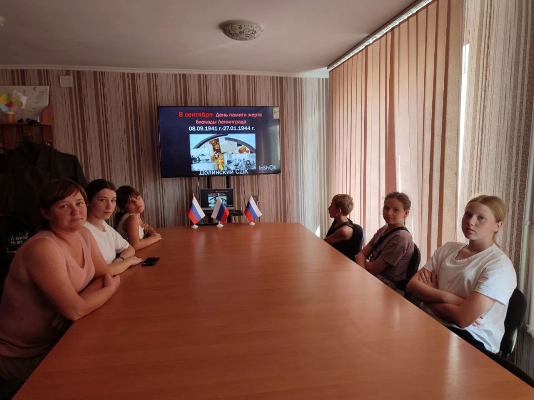 В сельском Доме культуры села Долинское состоялось важное и трогательное событие, посвящённое Дню памяти жертв блокады Ленинграда. Клубное формирование «Следопыты» организовало для детей встречу, призванную сохранить память... В сельском Доме культуры села Долинское состоялось важное и трогательное событие, посвящённое Дню памяти жертв блокады Ленинграда. Клубное формирование «Следопыты» организовало для детей встречу, призванную сохранить память...