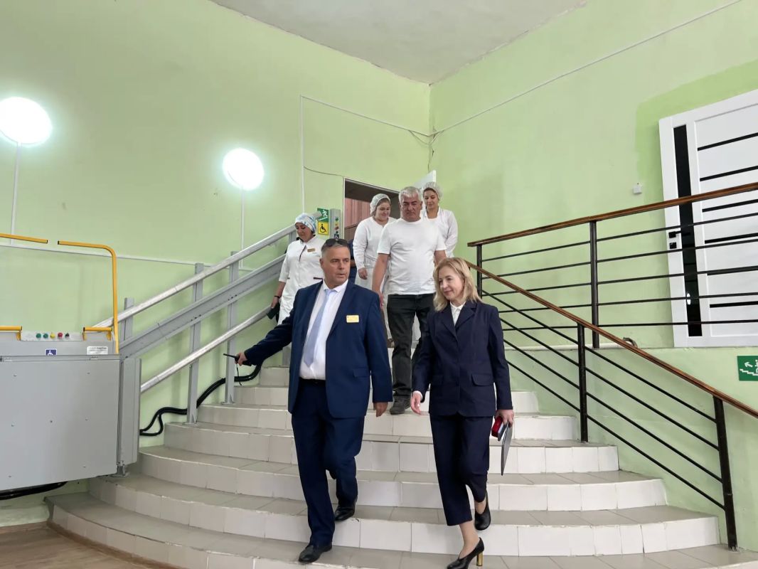 Здесь живут больше 50 человек Здесь живут больше 50 человек