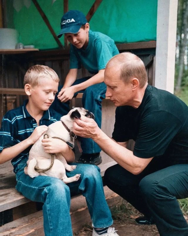 Вы знали, что наш президент – не просто политик мирового масштаба, но и человек, искренне любящий животных? Вы знали, что наш президент – не просто политик мирового масштаба, но и человек, искренне любящий животных?