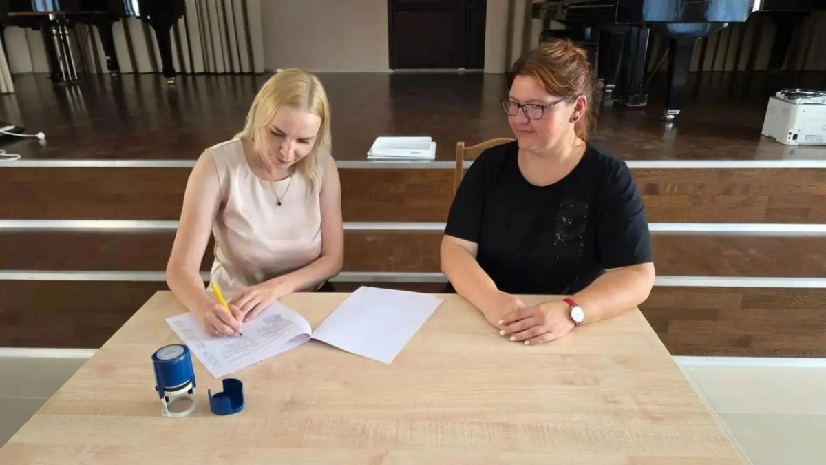 Геническая школа искусств подписала соглашение о сотрудничестве со школой искусств из Краснодарского края Геническая школа искусств подписала соглашение о сотрудничестве со школой искусств из Краснодарского края