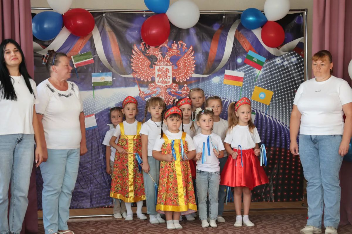 День языков народов России – праздник, объединяющий сердца! День языков народов России – праздник, объединяющий сердца!