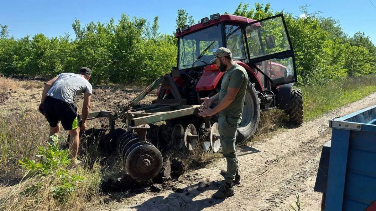 В Херсонской области обновили более 100 км противопожарных полос для защиты лесов