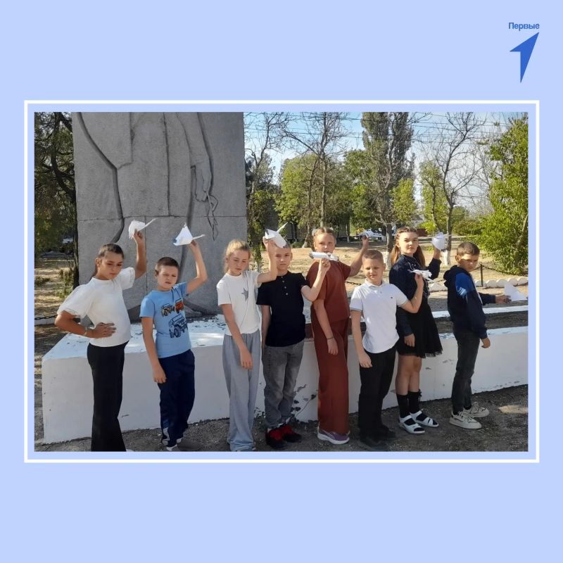 Первые Верхнесерогозской школы почтили память жертв Беслана Первые Верхнесерогозской школы почтили память жертв Беслана