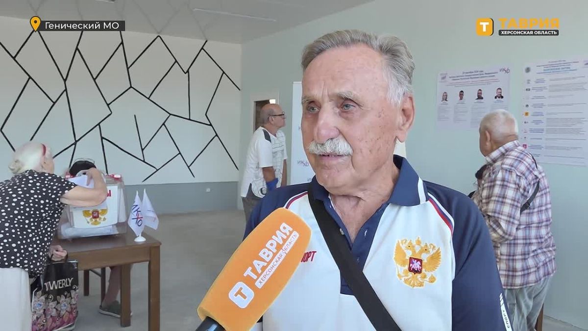 "Мы проводим выборы, потому что мы сильные": жители ПВР Генического округа голосуют за светлое будущее