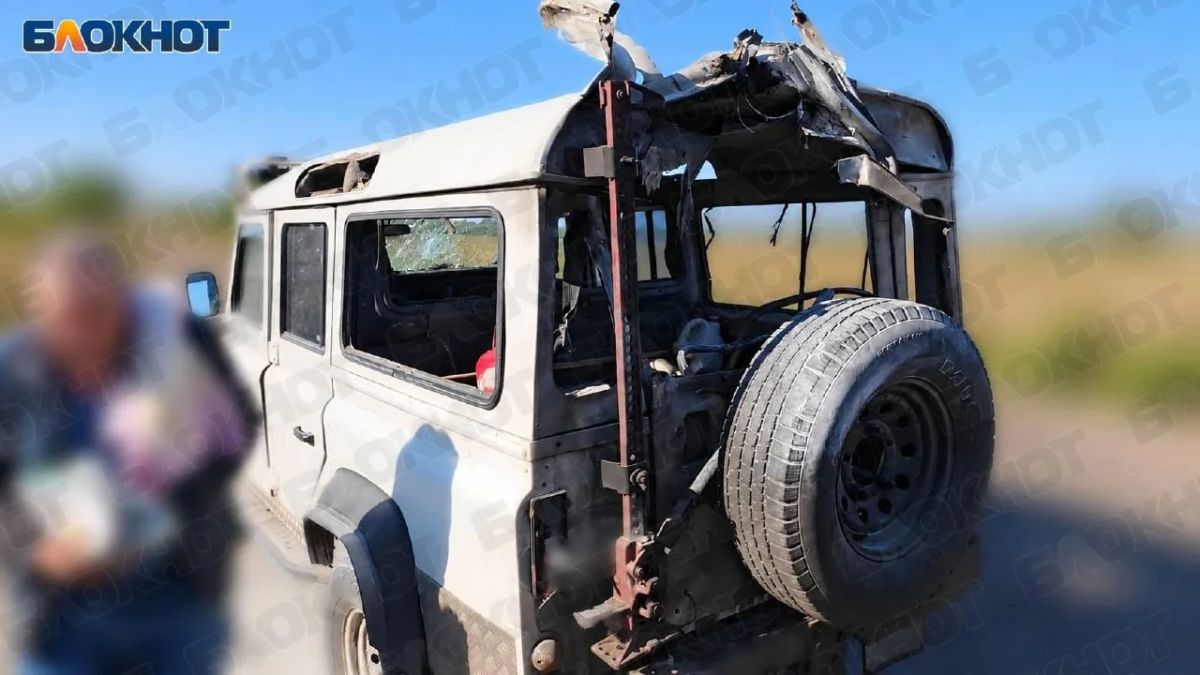 В Великой Лепетихе укронацисты атаковали автомобиль мирного жителя В Великой Лепетихе укронацисты атаковали автомобиль мирного жителя
