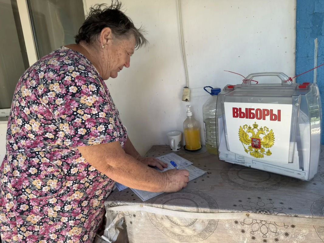 Сегодня в Чаплинском округе завершается первый этап досрочного голосования на выборах депутатов Государственной Думы Российской Федерации Сегодня в Чаплинском округе завершается первый этап досрочного голосования на выборах депутатов Государственной Думы Российской Федерации