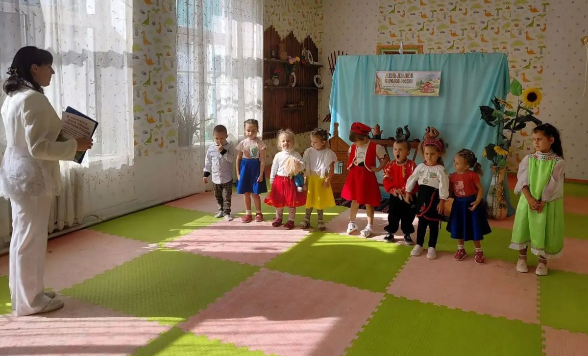В детском саду «Золотой ключик» села Привольное состоялось праздничное мероприятие, приуроченное ко Дню языков народов Российской Федерации В детском саду «Золотой ключик» села Привольное состоялось праздничное мероприятие, приуроченное ко Дню языков народов Российской Федерации