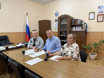 Педагог из Камчатского края начала работу в школе Великолепетихского округа по программе "Земский учитель", сообщил Владимир Сальдо