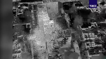 ВС РФ авиабомбами поразили объекты ВСУ в ДНР и Херсонской области, сообщили в МО РФ