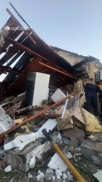 В Днепре повреждено более десятка частных жилых домов и по меньшей мере одна многоэтажка