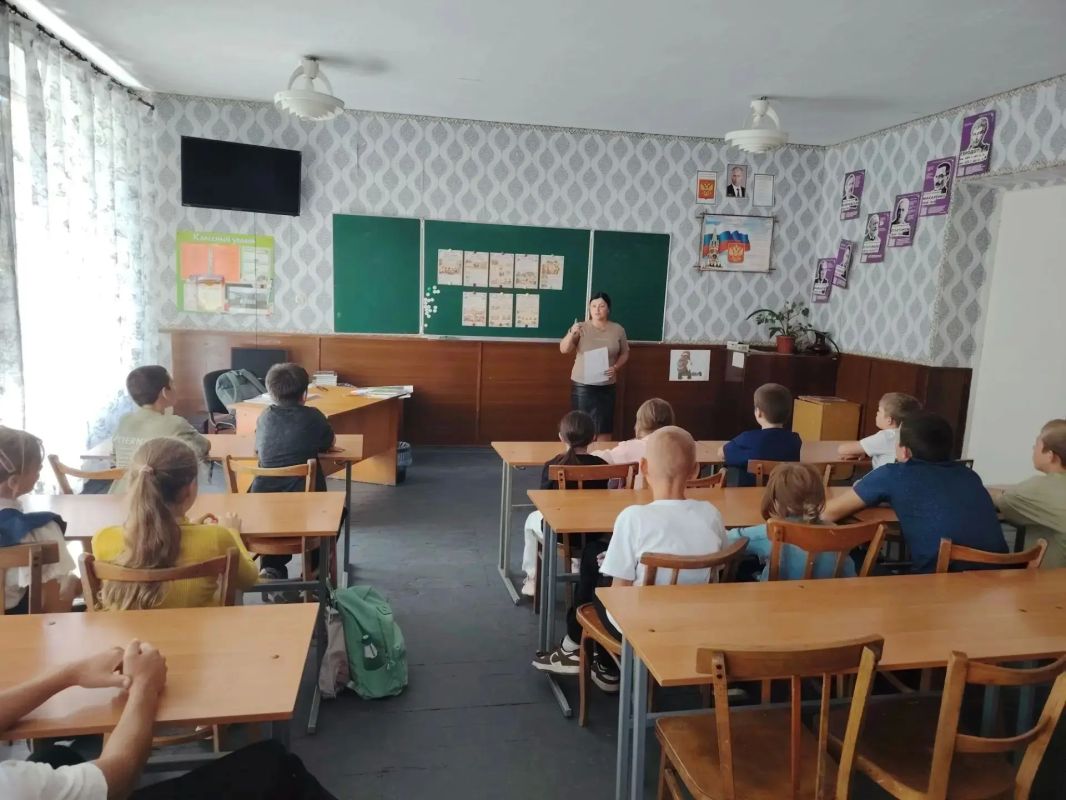 «Языки народов России — наше общее богатство»: познавательный час в Раздольненском сельском клубе «Языки народов России — наше общее богатство»: познавательный час в Раздольненском сельском клубе