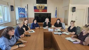В администрации Скадовского округа прошло заседание Комиссии по делам несовершеннолетних