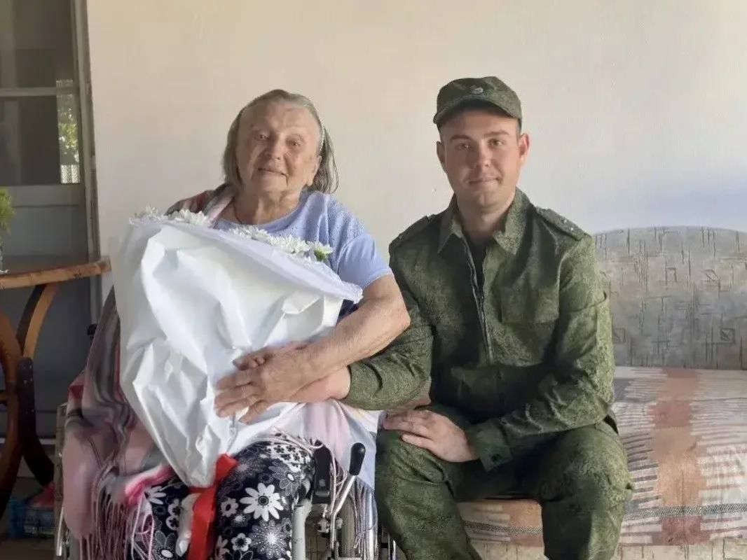 Сотрудники Следственного комитета России по Херсонской области навестили жительницу блокадного Ленинграда