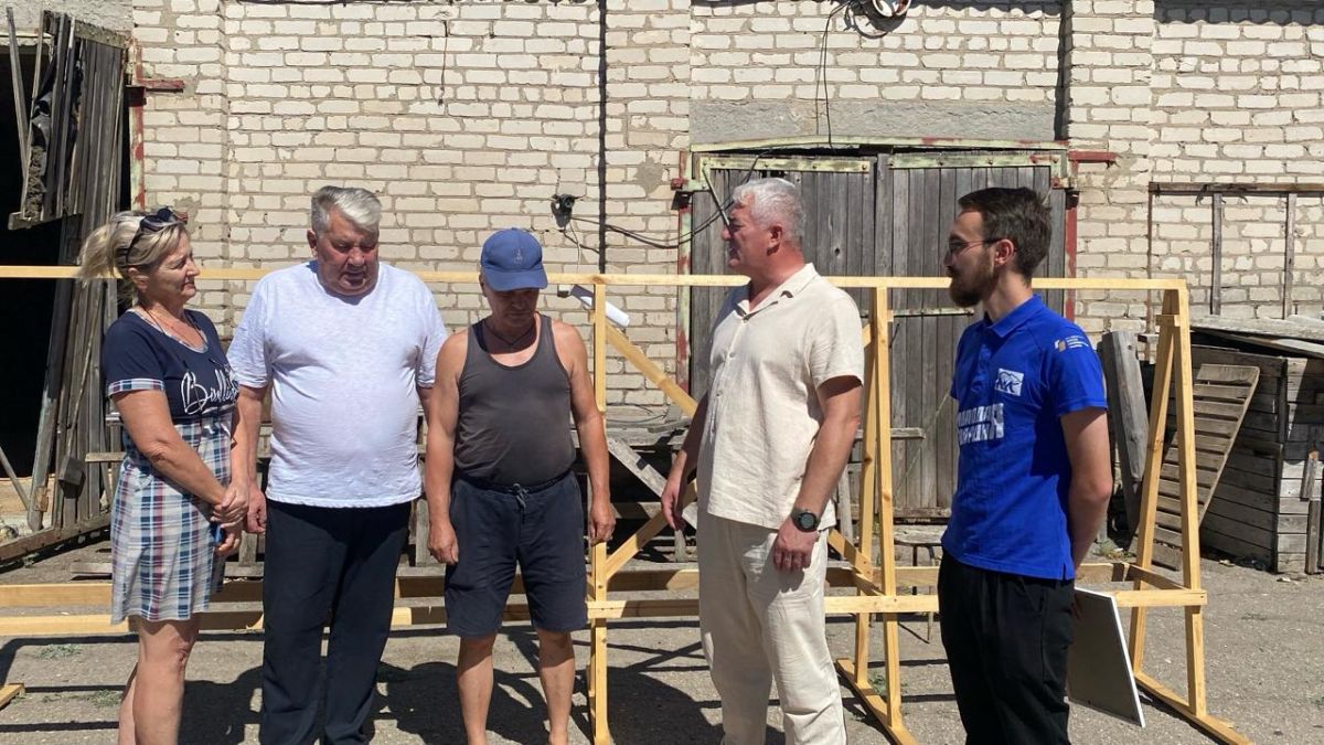 Генический совет ветеранов получил станок для плетения маскировочных сетей
